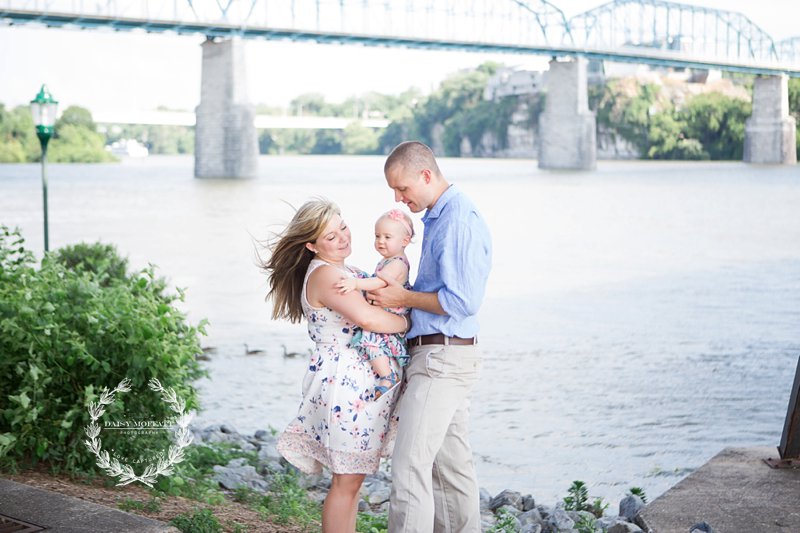 chattanooga baby pictures with american ninja warrior Jimmy Bogle and his sweet wife Joella and their baby Gemma.