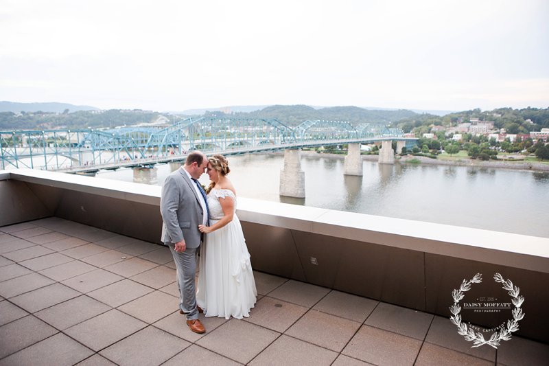 hunter museum wedding and celebration of their union with chattanooga best photographer Daisy Moffatt 