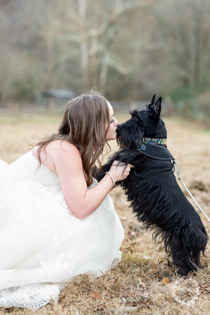 A horse wedding photo inspo with Atlanta photographer and Chattanooga wedding photographer Daisy Moffatt Photography