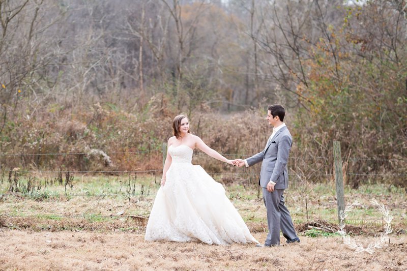 A horse wedding photo inspo with Atlanta photographer and Chattanooga wedding photographer Daisy Moffatt Photography